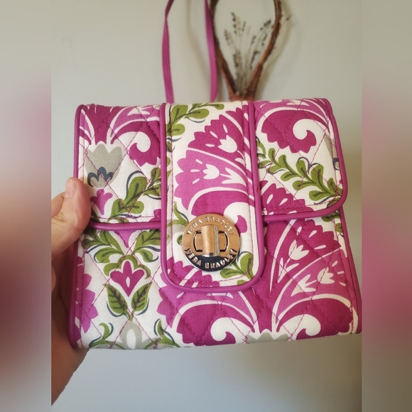 Vera Bradley Handbags - Vera Bradley Crossbody